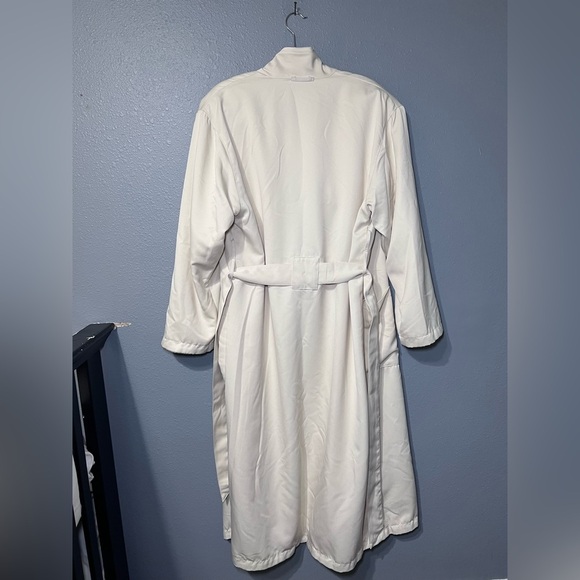 Stylish BELLAGIO Bathrobe Sz M Soft Terry Cloth & Polyester Shell 3-Pockets EUC - Picture 4 of 7